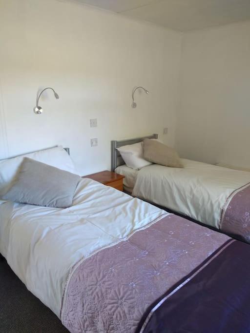 Family Friendly Rural Lodge Труро Екстер'єр фото